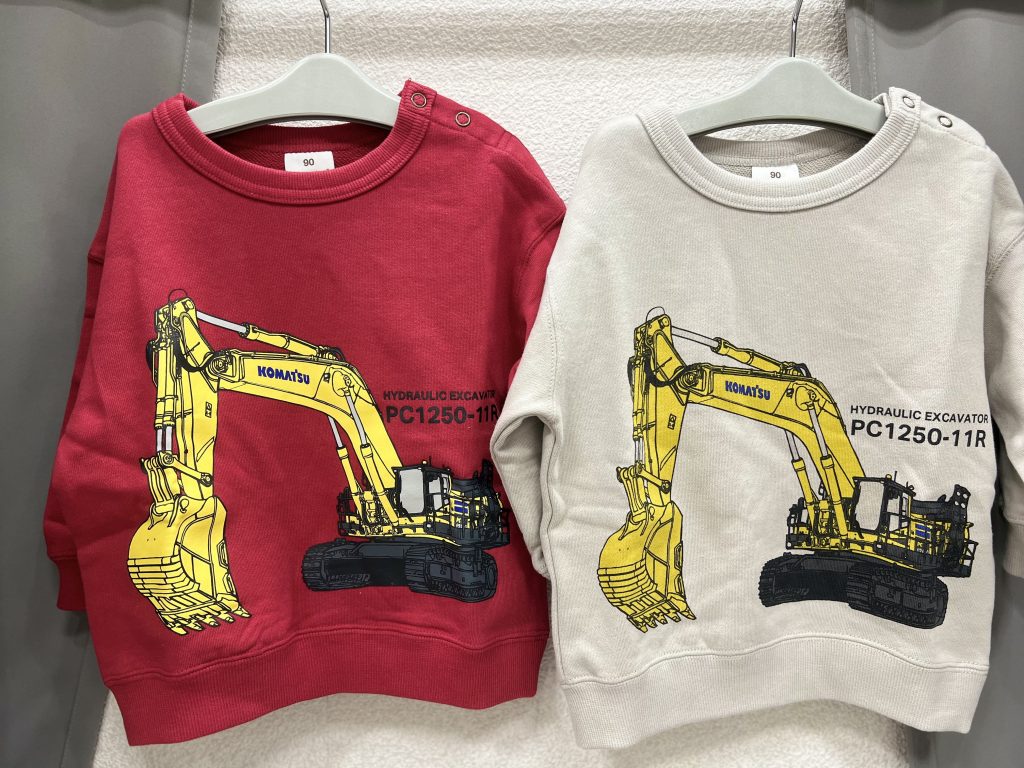 KOMATSU重機コラボトレーナー入荷❣️